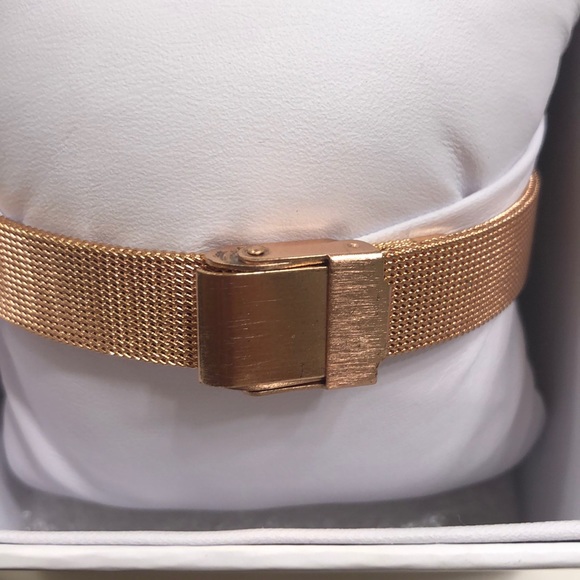 Rose gold watch - Picture 2 of 3